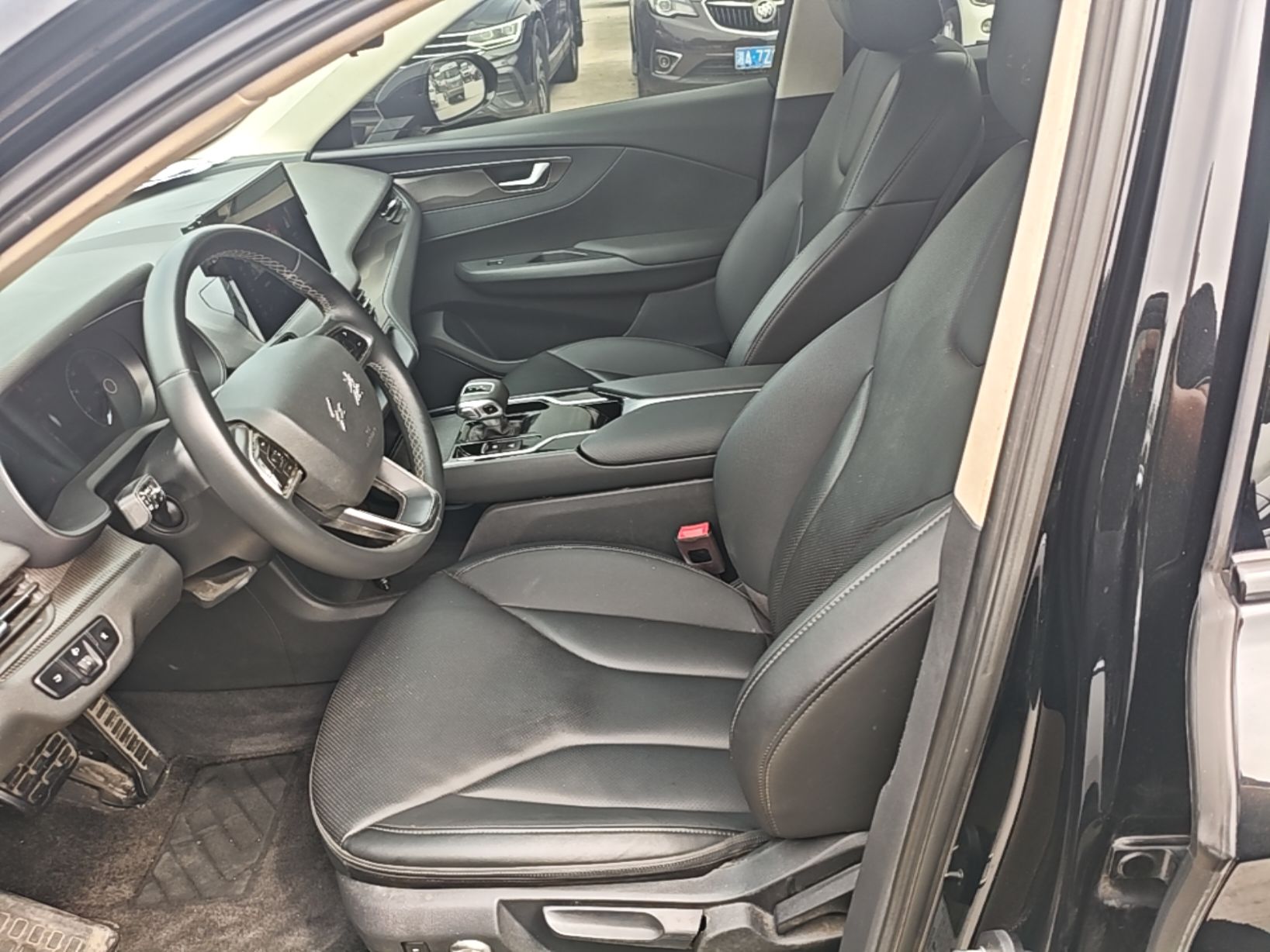 Hongqi E-QM5 2023 Revised Version Basic Travel Edition — снимка 17