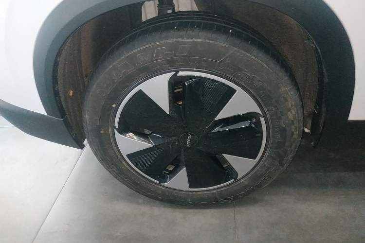 Used Dongfeng Aeolus L7 New Energy 2024 205 Plus Right Rear Wheel Hub
