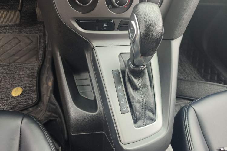 Used Ford Focus 2012 Hatchback 1.6L Automatic Comfort Model Gear Lever