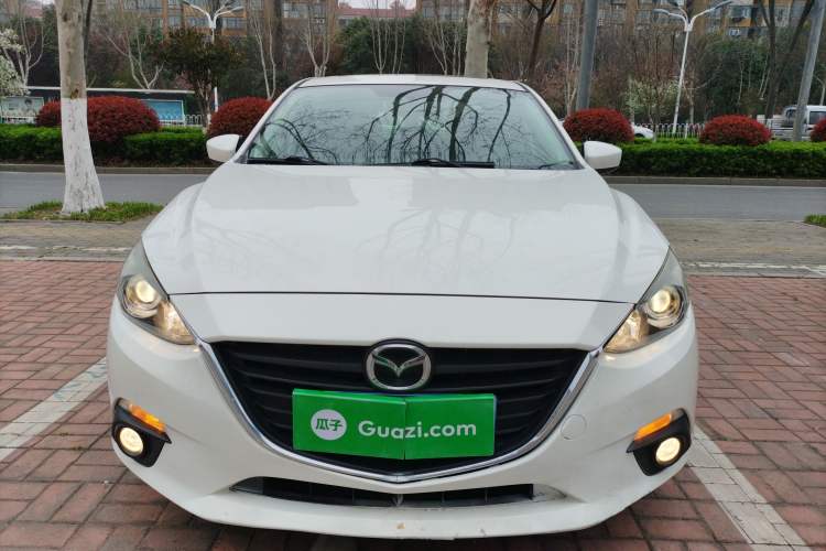 Used Mazda 3 Axela 2016 Sedan 1.5L Automatic Luxury Model