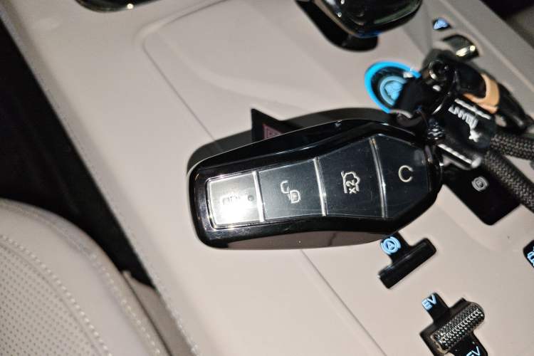 Used BYD Han 2025 DM-i 125KM Prestige Model Interior 1