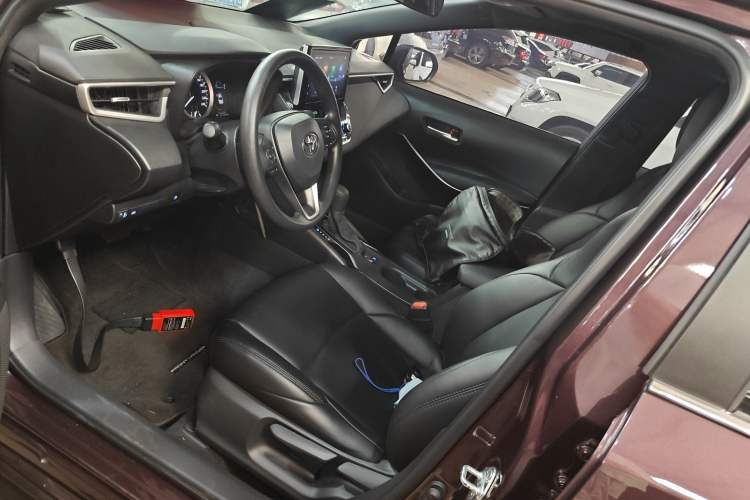 Used Toyota Levin 2019 Dual-Engine 1.8H E-CVT Luxury Edition China VI Standard
