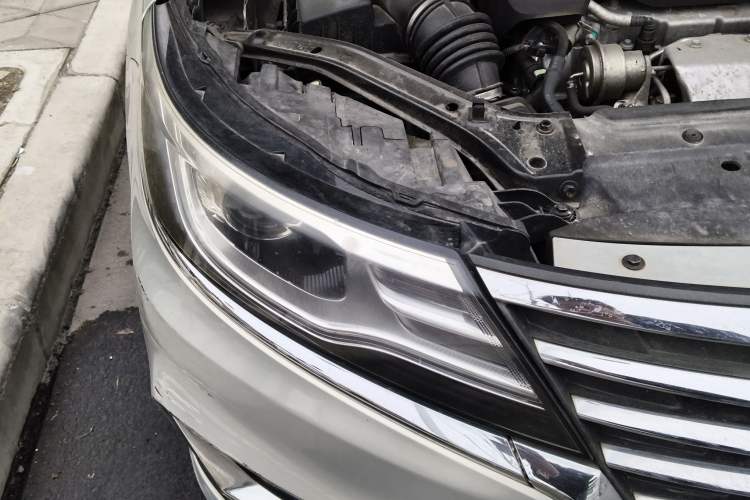 Used Roewe i6 New Energy 2017 45T Hybrid Connect & Smart Enjoyment Edition Right Front Headlight