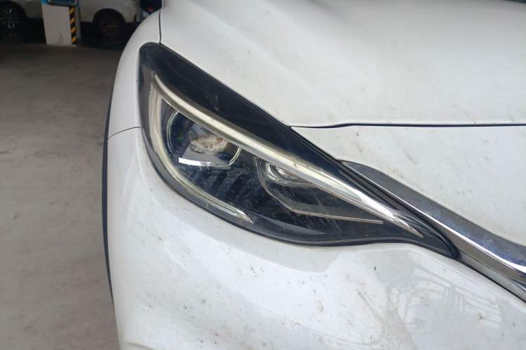 Used Infiniti QX30 2017 2.0T Four-Wheel Drive Sport Edition Right Front Headlight