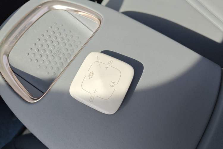 Used Zeekr X 2024 Five-Seater Four-Wheel Drive Interior 1