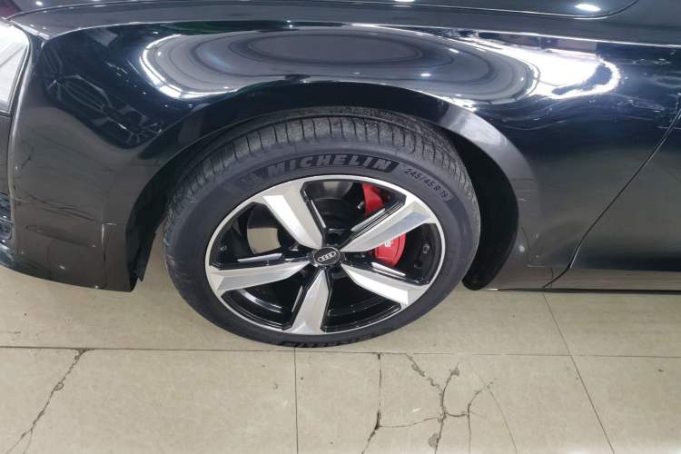 Used Audi A8 2014 A8L 45 TFSI quattro Comfort model Left Front Wheel Hub