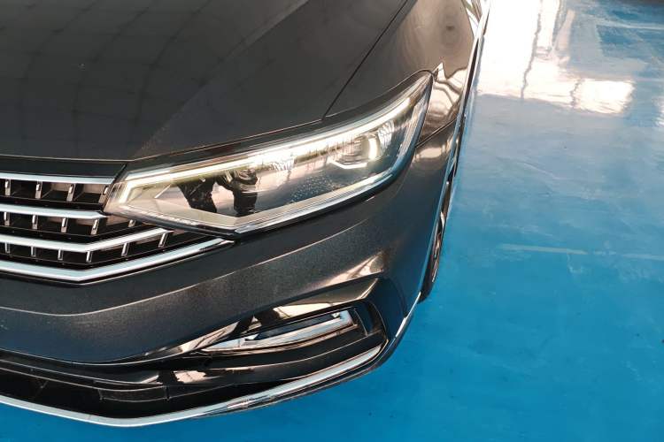 Used Volkswagen Magotan 2023 2 Million Units Commemorative Edition 330TSI DSG Luxury Version Left Front Headlight