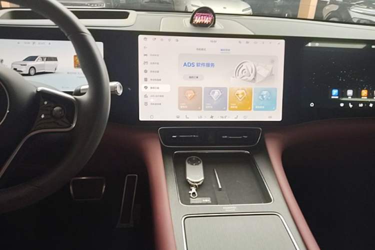 Used Hima AITO M8 2025 Extended-Range Ultra Version 53.4 kWh 6-Seater Edition Audio And AC Panel