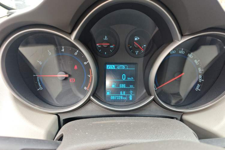 Used Chevrolet Cruze 2015 1.5L Classic SL MT Instrument Cluster