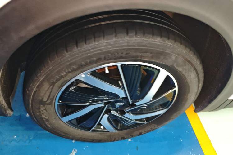 Used NETA U 2021 Pro 400 Cruiser Edition Left Front Wheel Hub