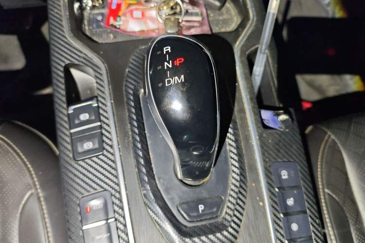 Used Wey VV6 2021 2.0T Two-Wheel Drive Smart Plus