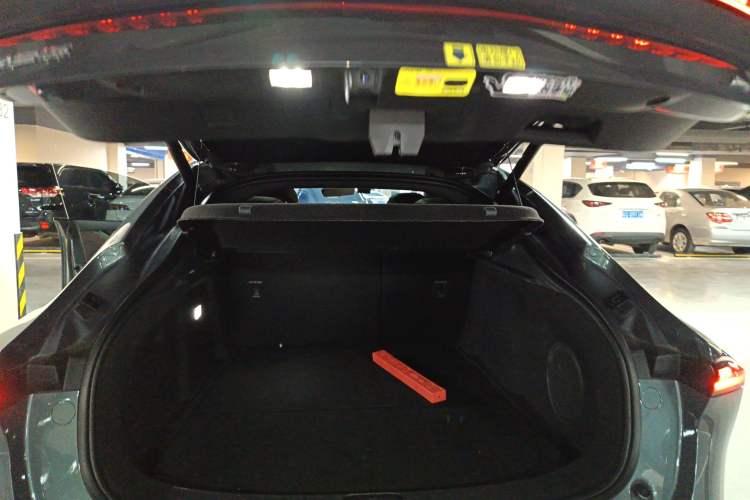 Used CHANGAN NEVO A07 2025 All-Electric "True Fragrance" Edition 710-Mile Long-Range Version Trunk