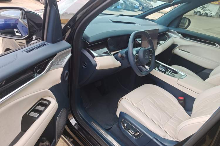 Used Zeekr 009 2024 7-Seater Walk-Through Version Four-Wheel Drive 108 kWh