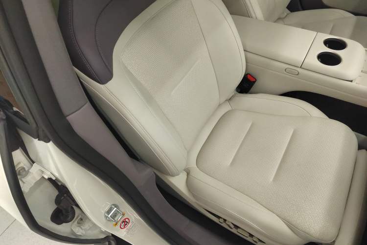 Used Avatr 06 2025 Max All-Electric Version