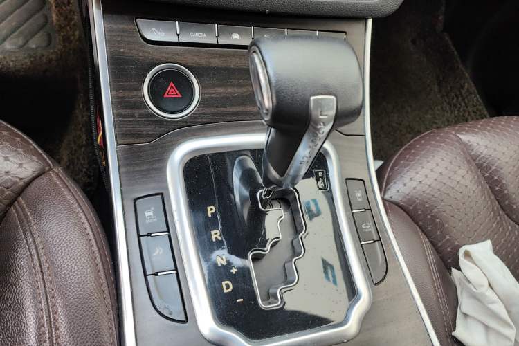 Used Land X7 2015 2.0T Panoramic Prestige Edition
