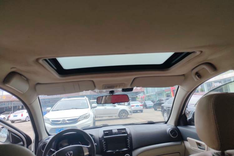 Used CHANGAN Alsvin V5 2012 1.5L Manual Sport Version China IV Standard