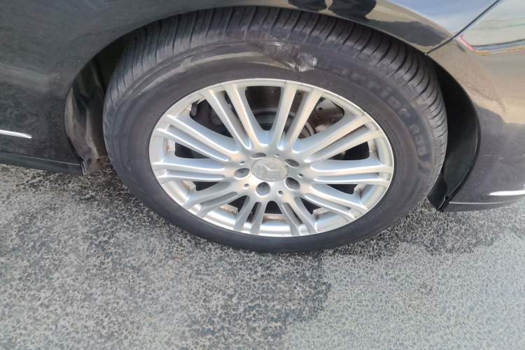 Used Mercedes-Benz E-Class 2012 E 200 L CGI Elegant Model Right Front Wheel Hub