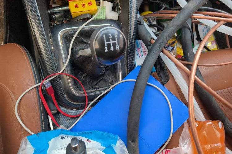 Used CHANGAN OSHAN CX70 2016 1.6L Manual Smart Connect Version Gear Lever