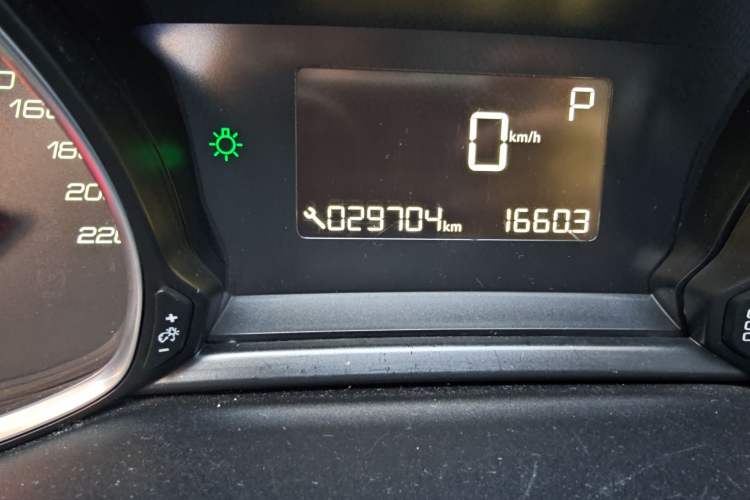 Used Peugeot 308S 2015 1.2T Automatic Jingchi Edition Odometer Close Up