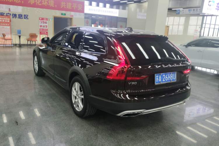 Used Volvo V90 2017 Cross Country T5 AWD Smart Range Edition