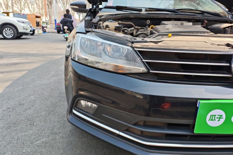 Used Volkswagen Sagitar 2015 1.6L Manual Comfort Model
