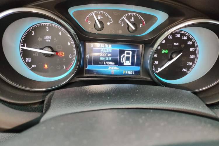 Used Buick Envision 2017 20T Two-Wheel Drive Elite Version Odometer Close Up