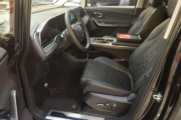 Used SAIC MAXUS G90 2022 2.0T Starry Seven-Seater