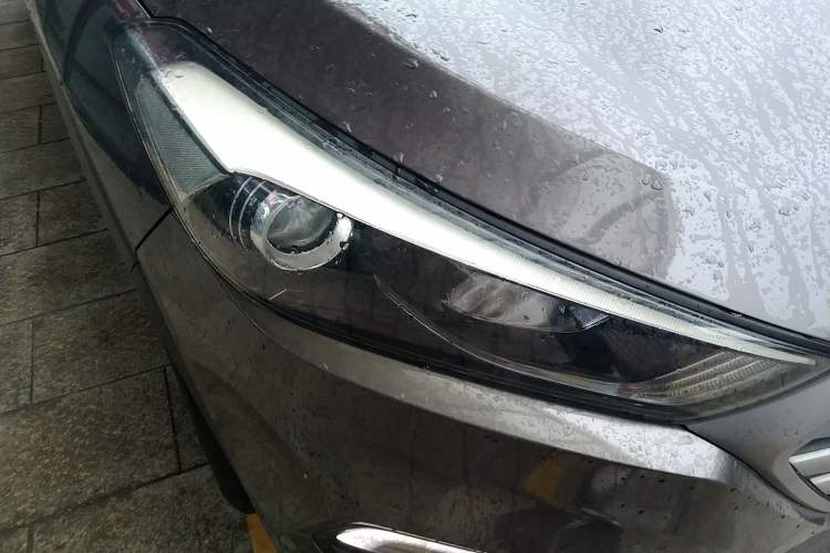 Used Hyundai Tucson 2018 1.6T Dual-Clutch Two-Wheel Drive 15th Anniversary Special Edition Right Front Headlight