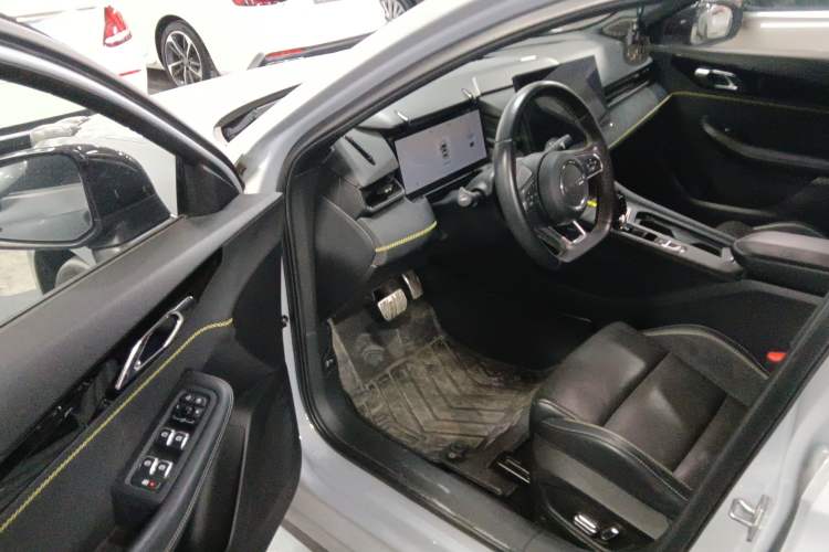 Used Lynk & Co 03 2023 1.5T EM-F PM
