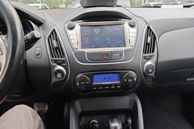 Used Hyundai ix35 2013 2.0L Automatic Two-Wheel Drive Smart GLS China IV Standard Audio And AC Panel