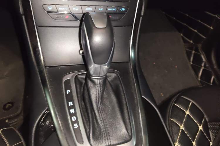 Used Ford Edge 2017 EcoBoost 245 Two-Wheel-Drive Sporty 7-Seater