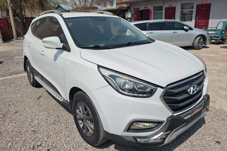 Used Hyundai ix35 2015 2.0L Manual Two-Wheel Drive Comfort Version China IV Standard Front Right 45 Deg
