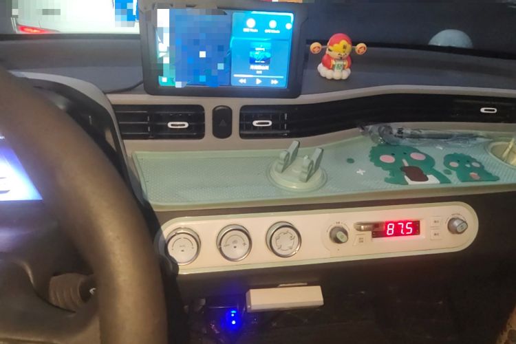 Used Wuling Hongguang MINIEV 2021 Macaron Premium Model – Lithium Iron Phosphate Audio And AC Panel