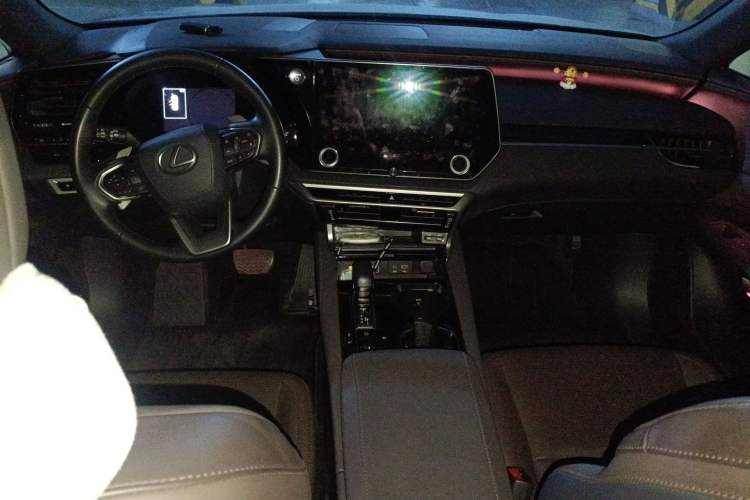 Used Lexus RX 2023 350h Four-Wheel Drive Enjoyment Version Center Console