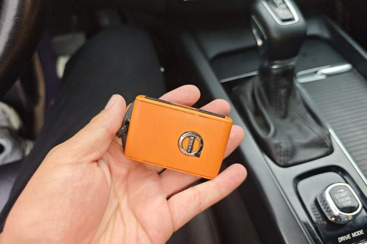 Used Volvo XC60 2021 T5 4x4 Smart Luxury Edition Vehicle Key