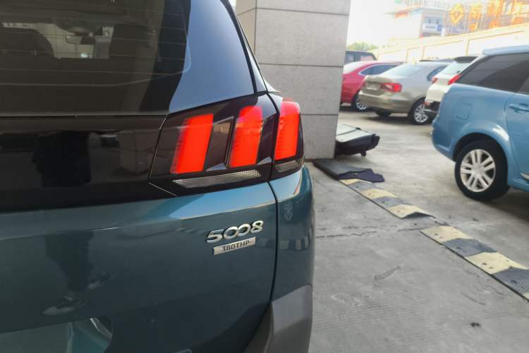 Used Peugeot 5008 2017 380THP 7-Seater Elite Edition
