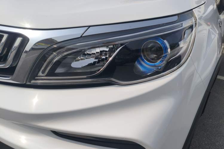 Used Geely Auto Vision X3 2019 Upgraded Model 1.5L Manual Elite Version
