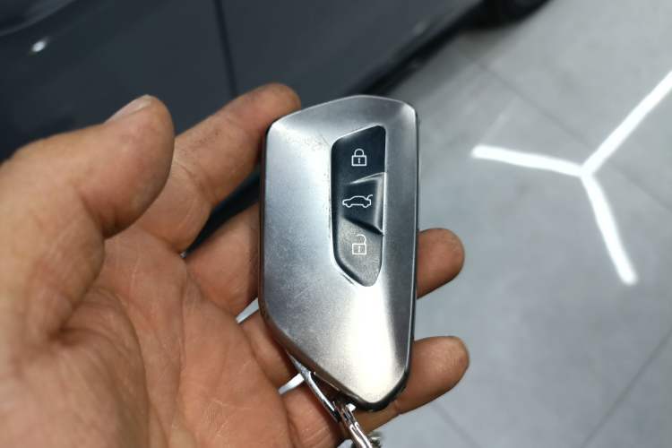 Used Volkswagen Golf 2023 Facelift 280TSI DSG R-Line
