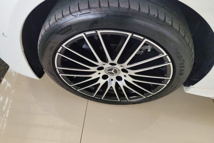 Used Mercedes-Benz C-Class 2023 Revised C 200 L Sport Edition Left Front Wheel Hub