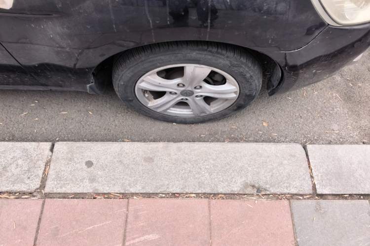 Used Haima Puxima 2010 1.8L Automatic 7-Seater Luxury Right Front Wheel Hub