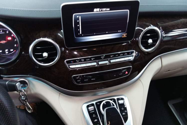 Used Mercedes-Benz V-Class 2018 V 260 L Prestige Extended Version China VI