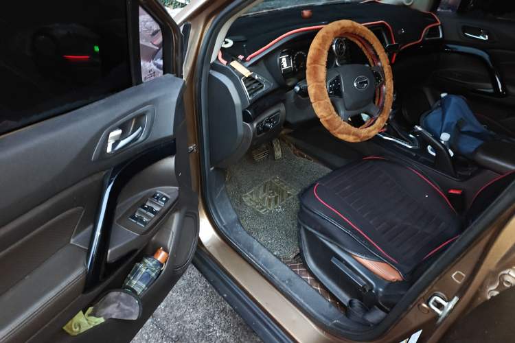 Used GAC Trumpchi GS4 2015 200T G-DCT Elite Edition Driver Seat