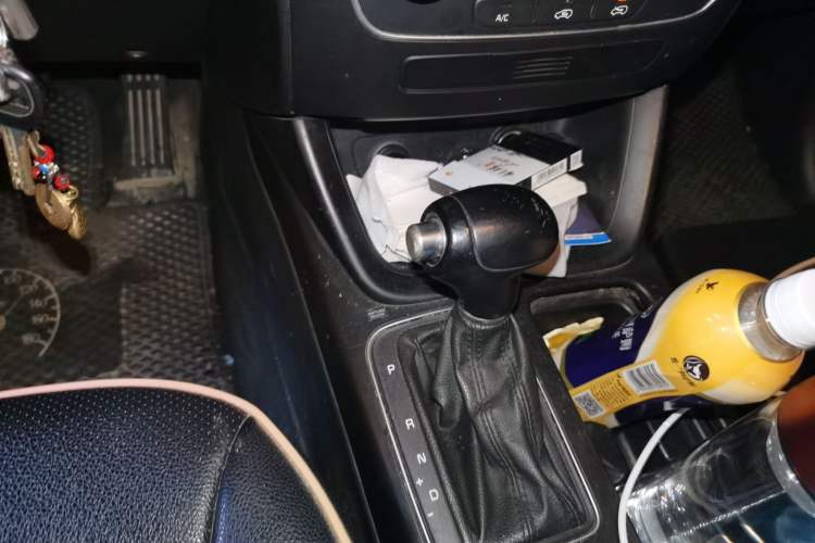 Used Kia Sorento 2013 2.4L 5-Seater Gasoline Comfort Edition Gear Lever