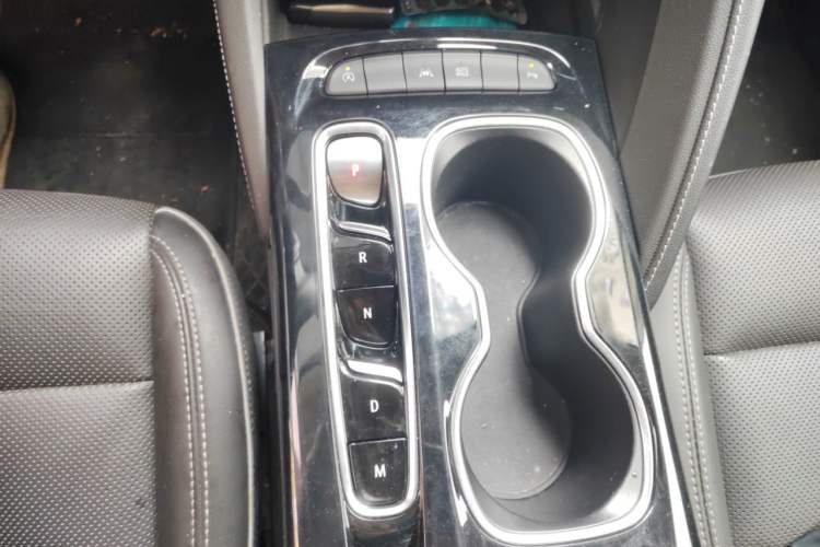 Used Buick Envision 2022 Encore S 652T Two-Wheel-Drive Luxury Model
