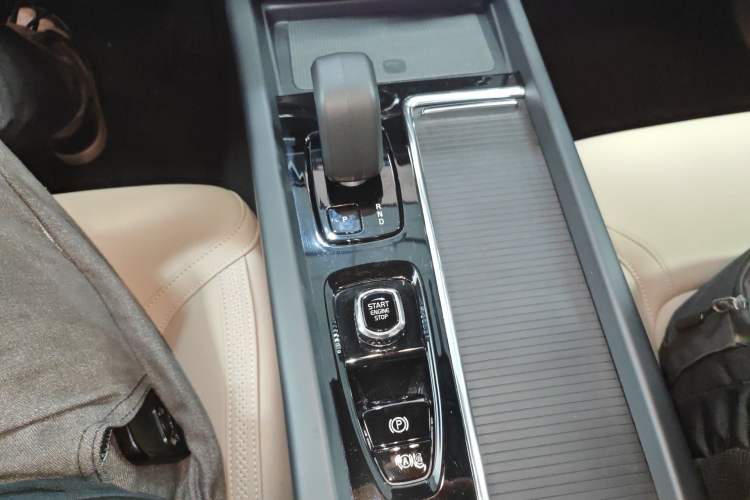 Used Volvo XC60 2026 B5 4x4 Smart Luxury Edition