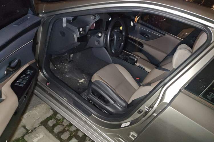 Used Lexus ES 2021 200 Excellence Edition
