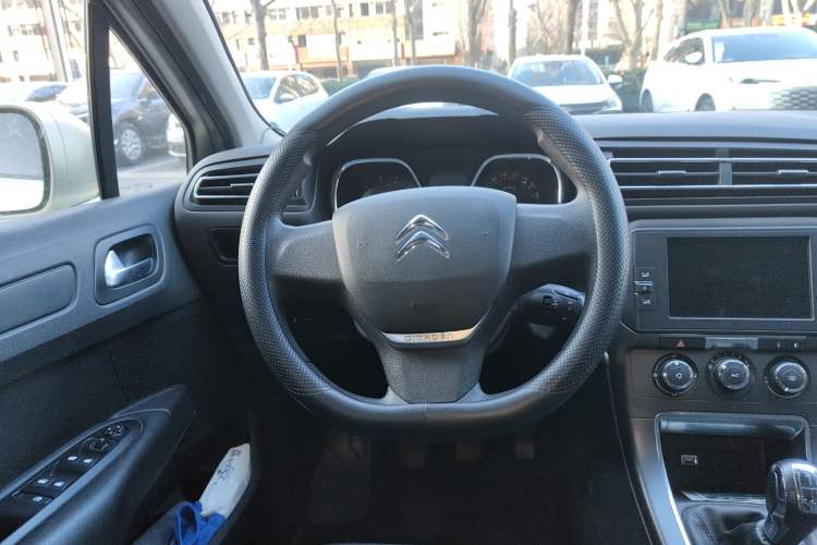 Used Citroen C4 Sega 2016 1.6L Manual Comfort Model Steering Wheel