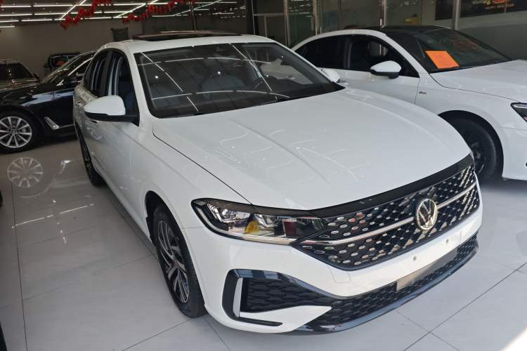 Used Volkswagen Lavida 2024 1.5L Automatic Starry Sky 5 Million Edition Front Right 45 Deg