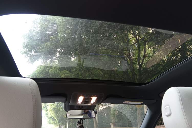 Used Mercedes-Benz EQA 2022 EQA 300 4MATIC Launch Edition Headliner