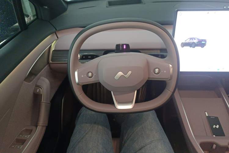 Used ONVO L60 2024 60 kWh Rear-Drive Version
